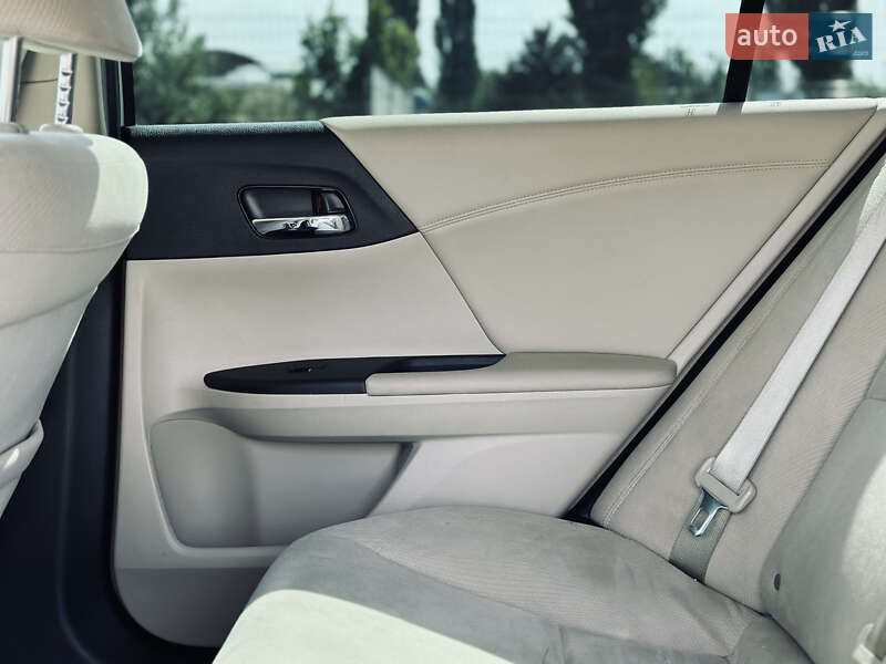 Седан Honda Accord 2015 в Кременчуге