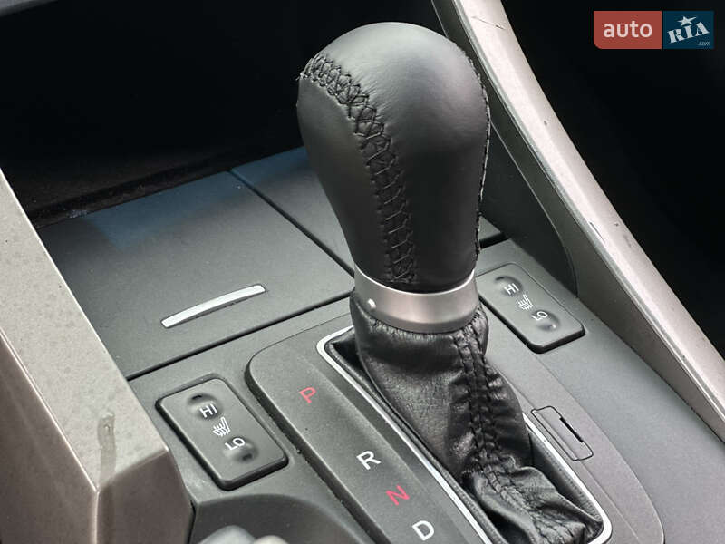 Седан Honda Accord 2010 в Львове