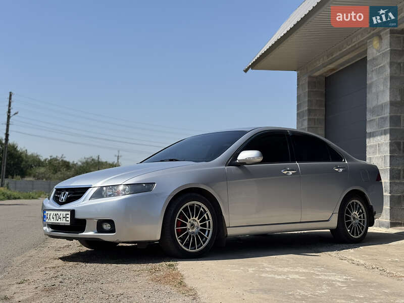 Седан Honda Accord 2004 в 