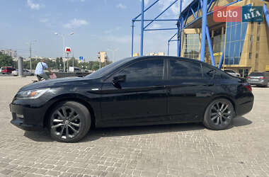Седан Honda Accord 2014 в 