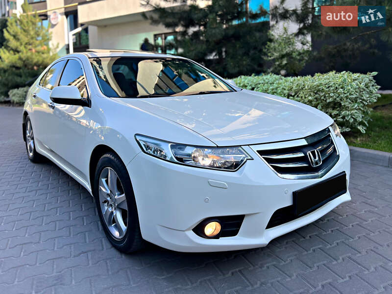 Седан Honda Accord 2012 в Киеве