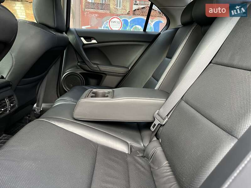 Седан Honda Accord 2012 в Киеве