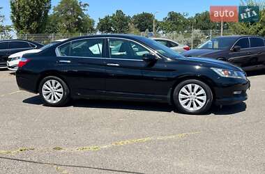 Седан Honda Accord 2013 в 