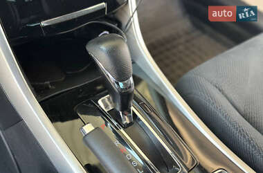 Седан Honda Accord 2015 в 