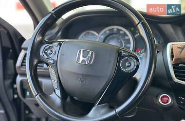 Седан Honda Accord 2015 в 