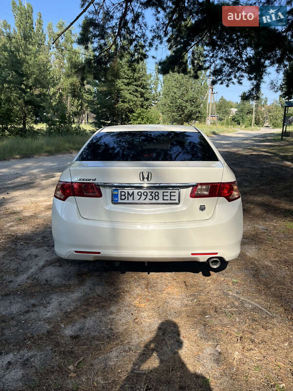 Седан Honda Accord 2011 в Ахтырке