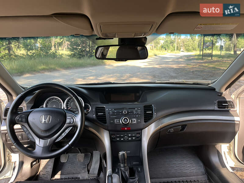 Седан Honda Accord 2011 в Ахтырке
