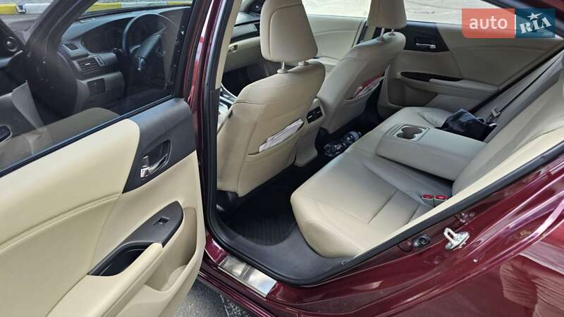 Седан Honda Accord 2014 в Києві