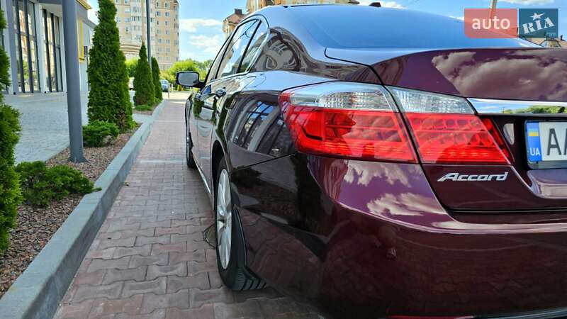 Седан Honda Accord 2014 в Києві