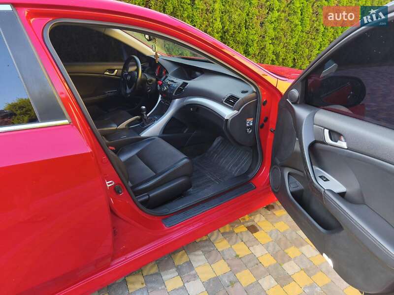 Седан Honda Accord 2010 в Стрию