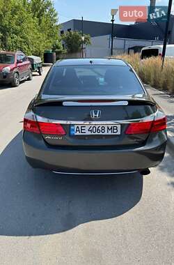 Седан Honda Accord 2013 в 