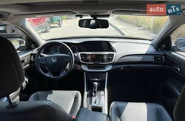 Седан Honda Accord 2013 в 