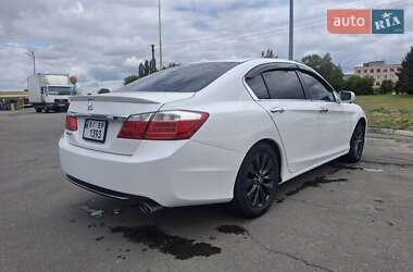 Седан Honda Accord 2015 в 