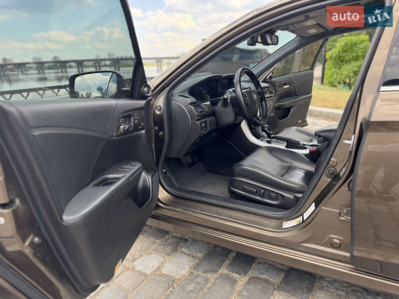 Седан Honda Accord 2017 в Киеве
