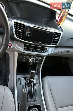 Седан Honda Accord 2014 в 