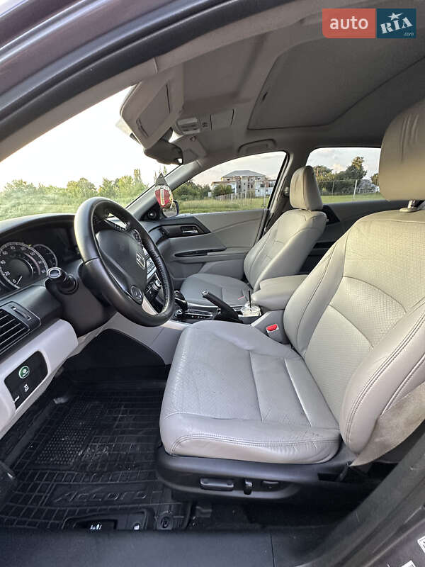 Седан Honda Accord 2014 в Прилуках