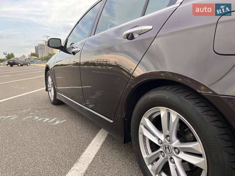 Седан Honda Accord 2006 в Киеве