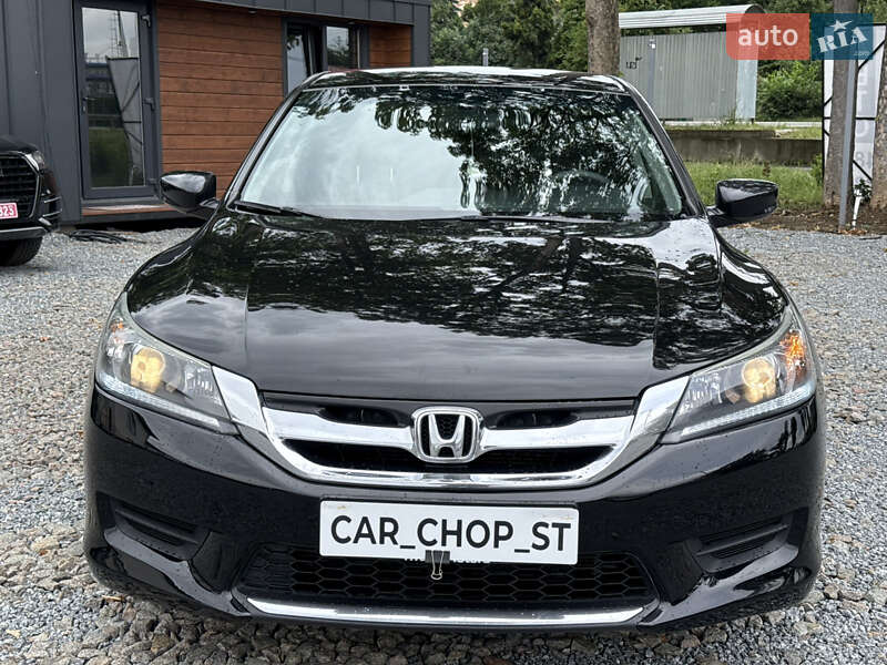 Седан Honda Accord 2015 в Стрые