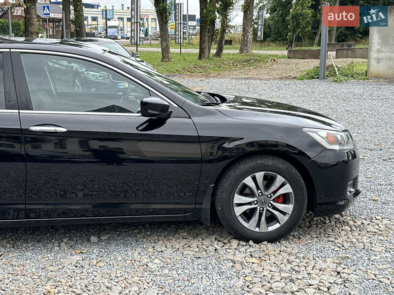 Седан Honda Accord 2015 в Стрые