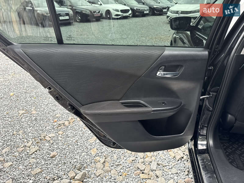 Седан Honda Accord 2015 в Стрые