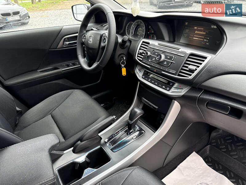Седан Honda Accord 2015 в Стрые