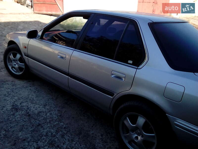 Седан Honda Accord 1993 в Южноукраинске