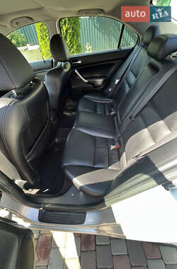 Седан Honda Accord 2004 в 