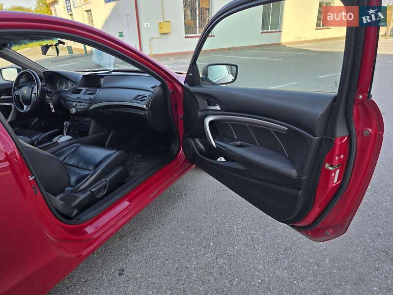Купе Honda Accord 2010 в Тернополе