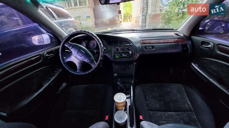 Седан Honda Accord 1999 в Одессе