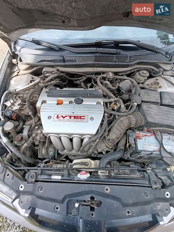 Седан Honda Accord 2004 в Коростышеве