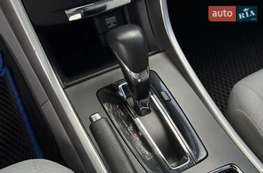 Седан Honda Accord 2015 в 