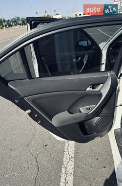 Седан Honda Accord 2010 в 