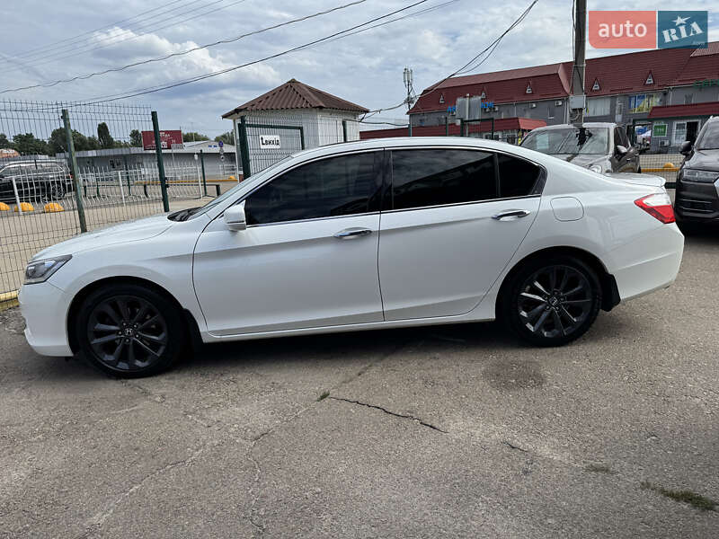 Седан Honda Accord 2013 в Києві