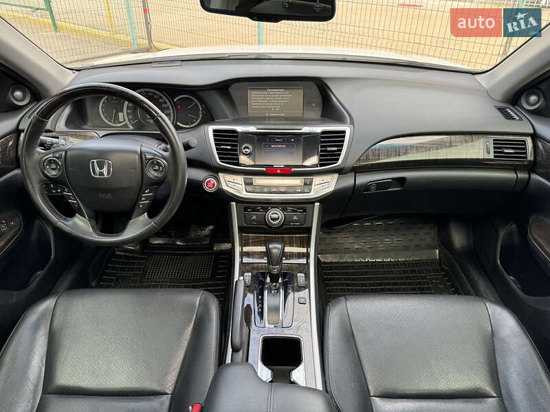 Седан Honda Accord 2013 в Києві