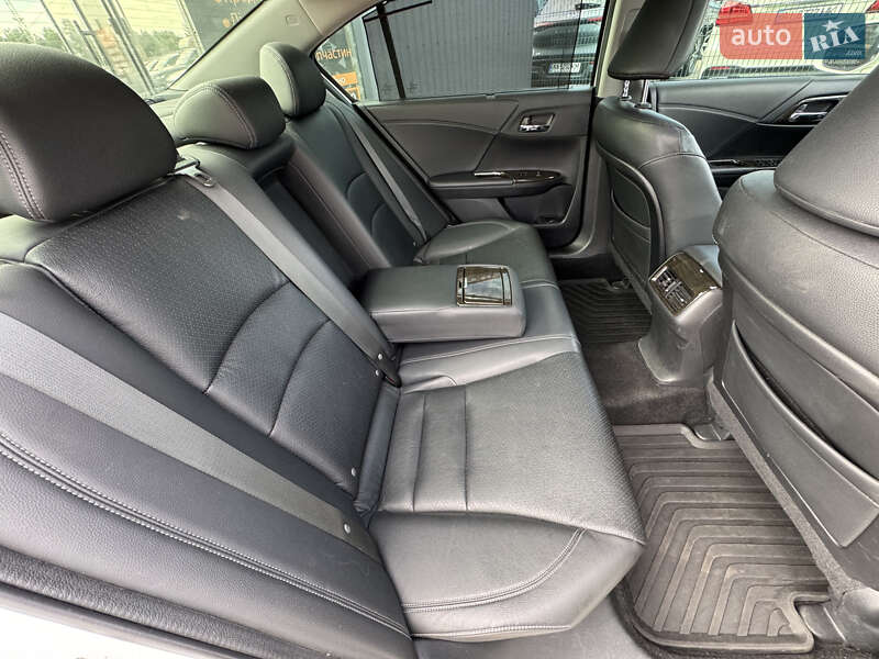 Седан Honda Accord 2013 в Києві
