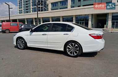 Седан Honda Accord 2015 в 