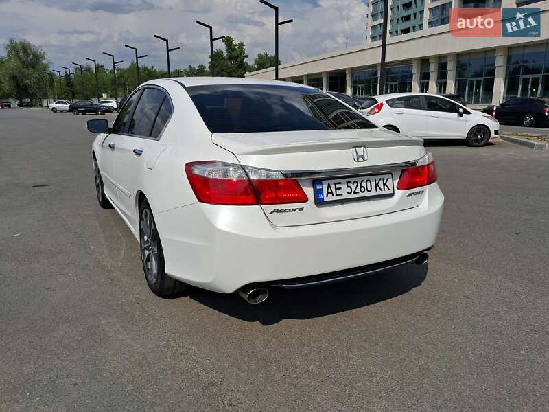 Седан Honda Accord 2015 в Дніпрі