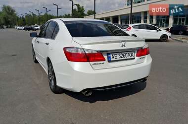 Седан Honda Accord 2015 в 