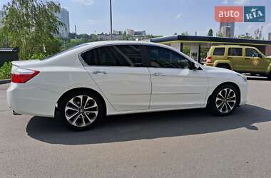 Седан Honda Accord 2015 в 