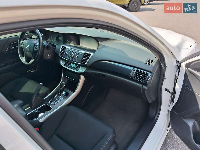 Седан Honda Accord 2015 в Дніпрі