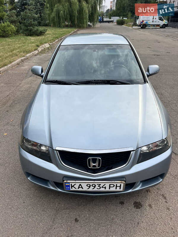 Седан Honda Accord 2004 в Киеве
