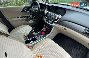 Седан Honda Accord 2015 в 
