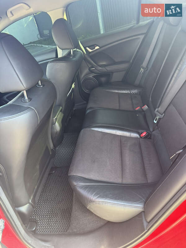 Седан Honda Accord 2010 в Києві