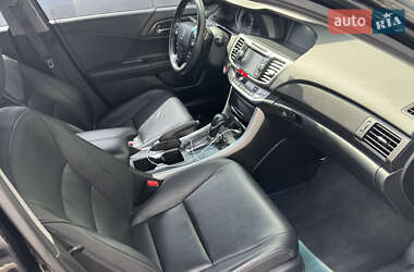 Седан Honda Accord 2013 в 