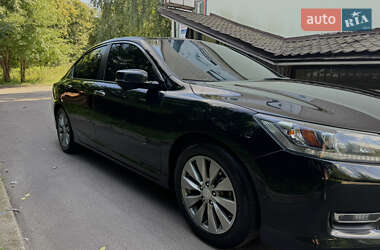 Седан Honda Accord 2013 в 