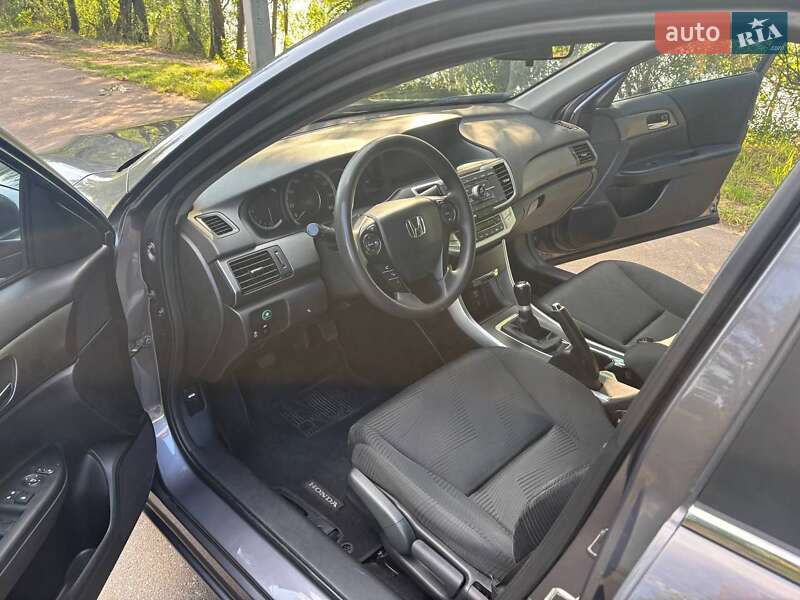 Седан Honda Accord 2014 в Киеве