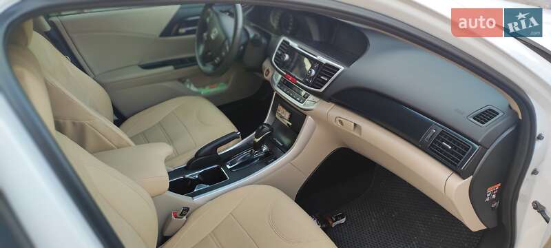 Седан Honda Accord 2013 в Львове