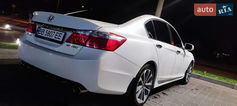 Седан Honda Accord 2013 в Львове