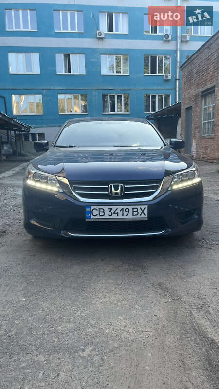 Седан Honda Accord 2015 в Києві