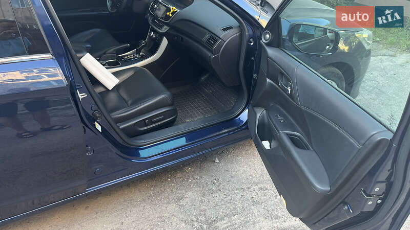 Седан Honda Accord 2015 в Києві